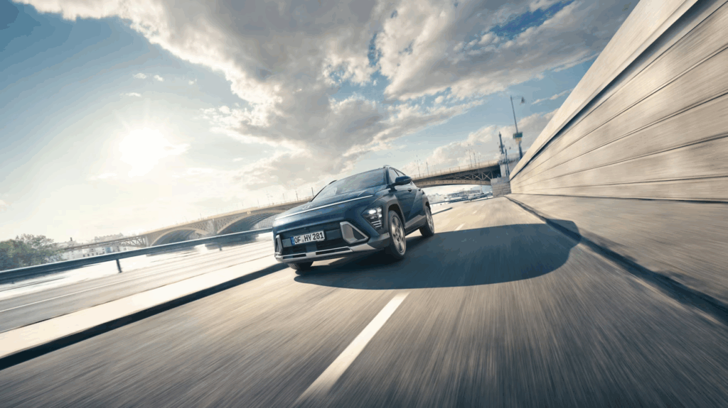 Hyundai KONA á veginum