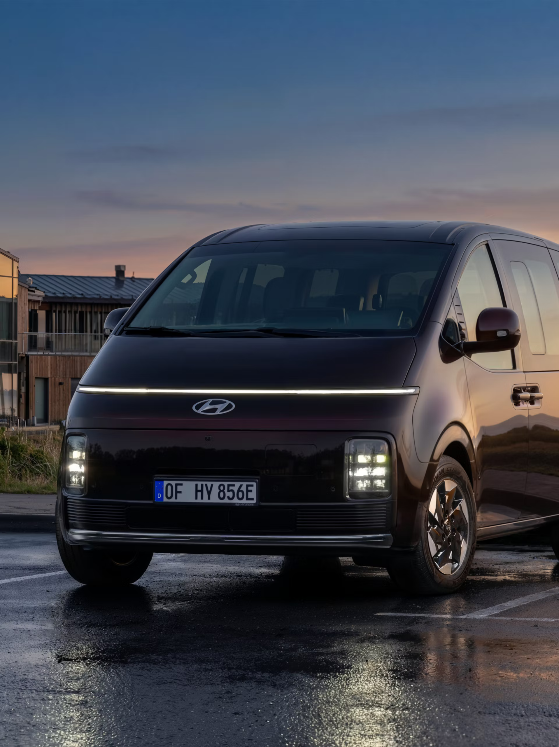 Nýr Hyundai STARIA - að framan